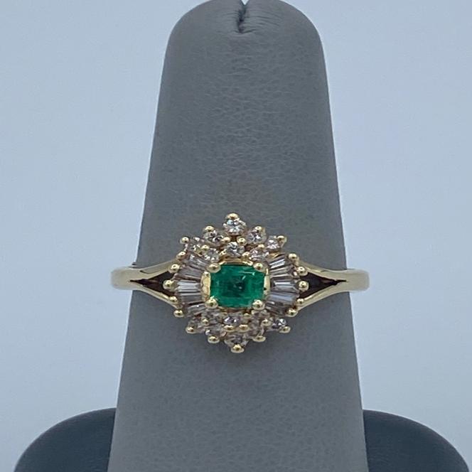 Lady's Ring Cluster White Gold 14K (.585) Value Pawn